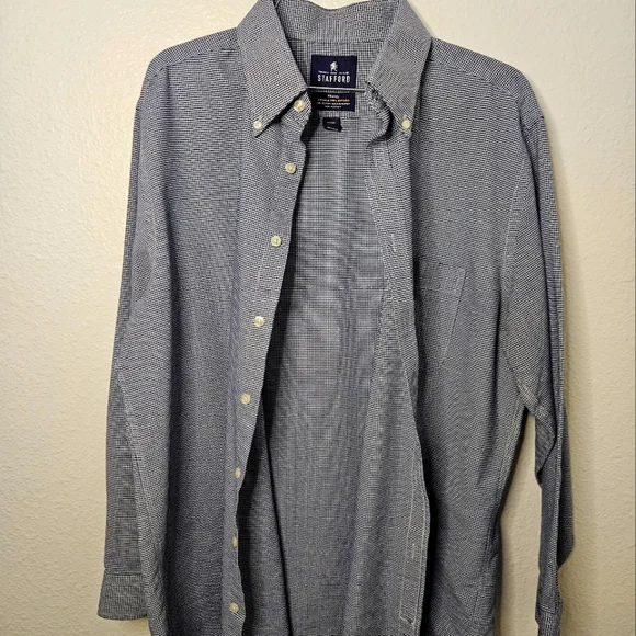 Men's Stafford Button Down Shirt in a dark blue and white design. 16 1/2 - 32/33 - Picture 8 of 10